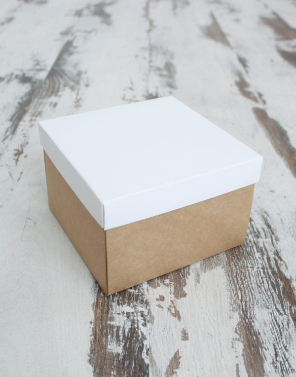 Крафт коробка с белой крышкой