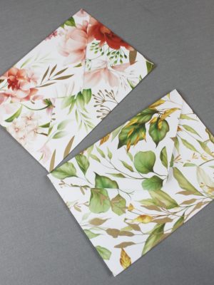 БЕЛЫЙ КОНВЕРТ ЦВЕТОЧНЫМИ ПРИНТАМИ С ТРЕУГОЛЬНЫМ КЛАПАНОМ БЕЗ КЛЕЕВОЙ ПОЛОСЫ С6 162 х 114 мм