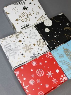 БЕЛЫЕ САМОСБОРНЫЕ МОНО-КОРОБКИ С ПРИНТАМИ (10Х8Х3 СМ)