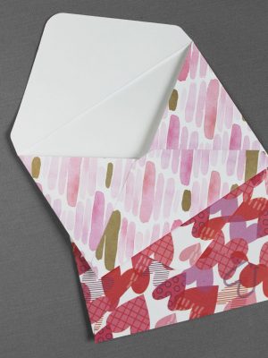 БЕЛЫЙ КОНВЕРТ С ПРИНТАМИ С ТРЕУГОЛЬНЫМ КЛАПАНОМ БЕЗ КЛЕЕВОЙ ПОЛОСЫ С6 162 х 114 мм