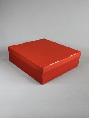 КИРПИЧНО-КРАСНАЯ КОРОБКА: КРЫШКА + ДНО, ПОЛНОСТЬЮ ИЗ МИКРОГОФРОКАРТОНА (33х30 см)