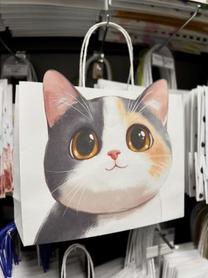 БЕЛЫЙ ПАКЕТ С КОТИКОМ С ОБЪЕМНЫМИ УШКАМИ, БЕЗ ТЕКСТА (28х22х12 см)