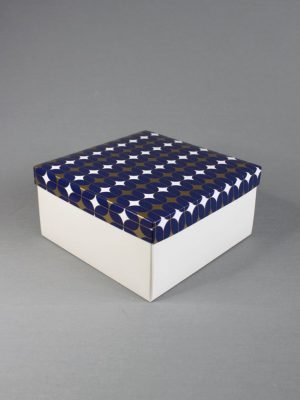 КОРОБКИ БЕЛОЕ ДНО 270 гр/м2 + КРЫШКА С ПРИНТОМ «Сине-золотой узор Арт-Деко» (10,5х10,5 СМ, 18х11 СМ, 15х15 СМ, 20х20 СМ, 24х24 СМ)