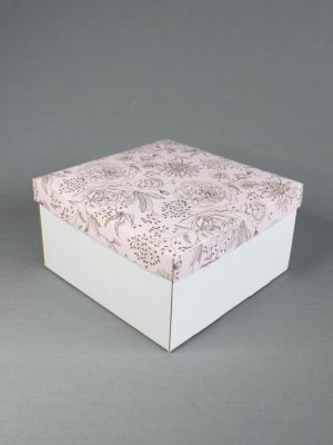 КОРОБКИ БЕЛОЕ ДНО ИЗ МИКРОГОФРОКАРТОНА + КРЫШКА С ПРИНТОМ «Золотые цветы на розовом фоне» (10,5х10,5 СМ, 18х11 СМ, 15х15 СМ, 20х20 СМ, 24х24 СМ, 33х30 СМ)