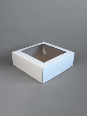 БЕЛАЯ КОРОБКА С ОКНОМ БЕЗ ИЗОБРАЖЕНИЙ ИЗ МИКРОГОФРОКАРТОНА, ПОЧТОВОГО ТИПА (25х25х8,5 см)